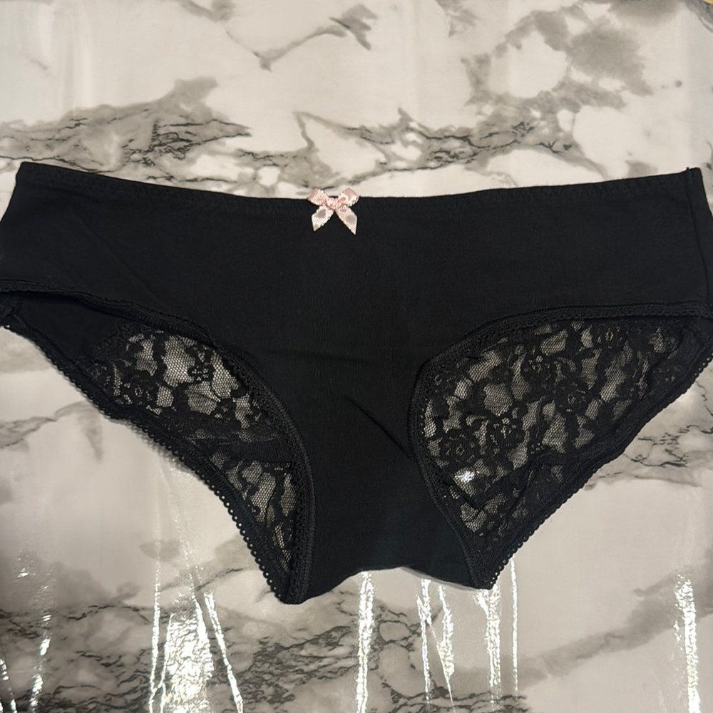 Victoria’s Secret Y2K Black Lace Trim Panties with Pink Bow size small